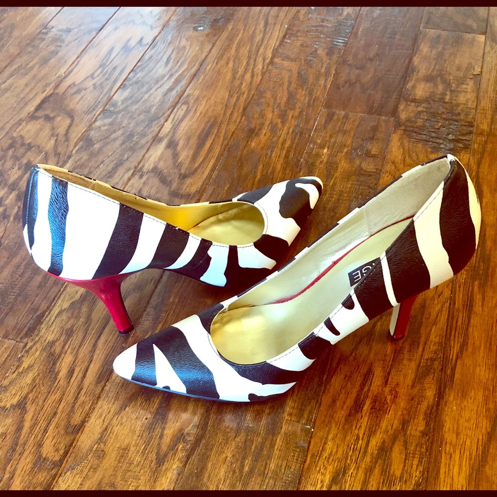 Rampage Zebra Print Pumps w/red heel